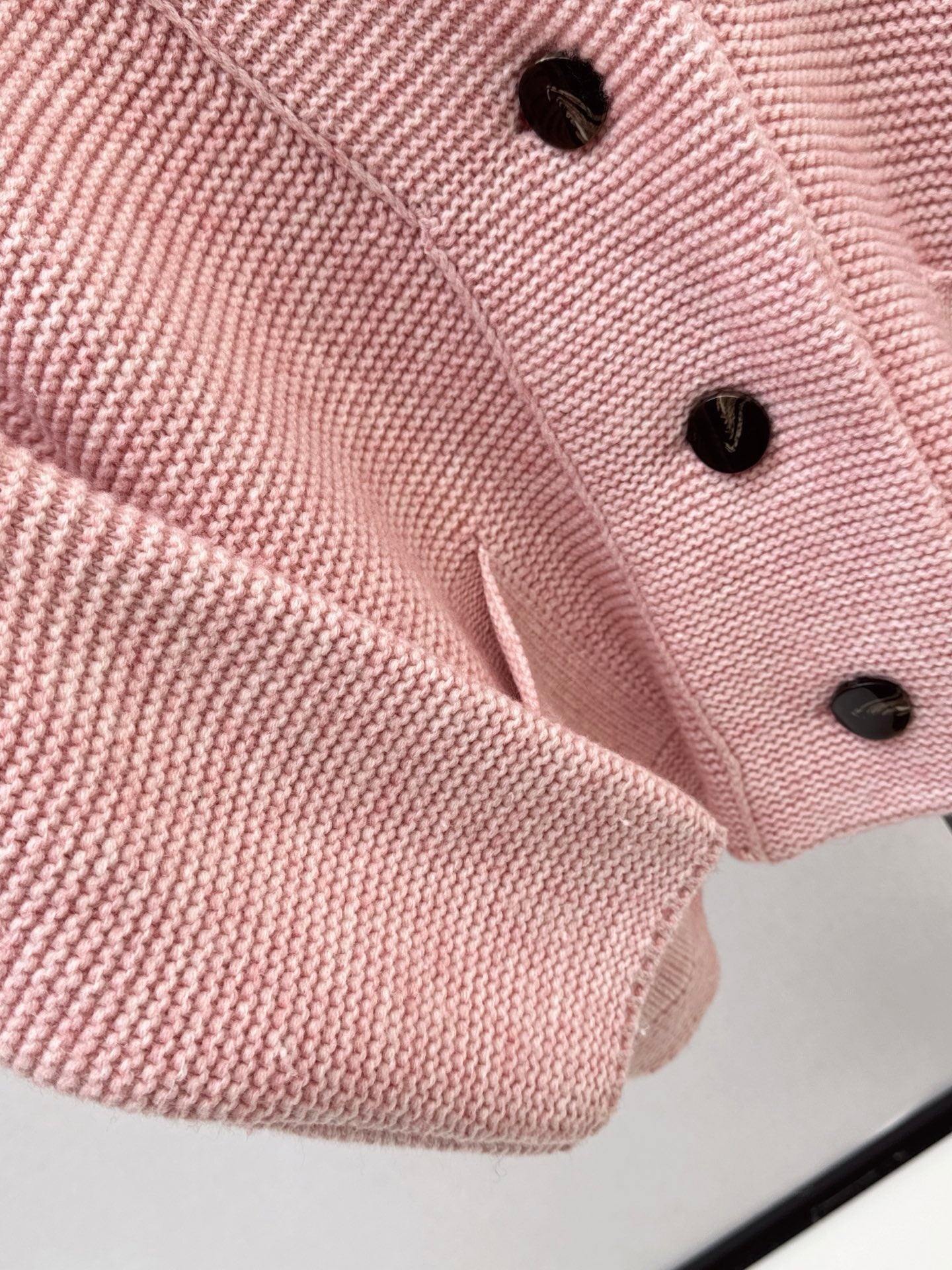Relaxed V-neck Cardigan