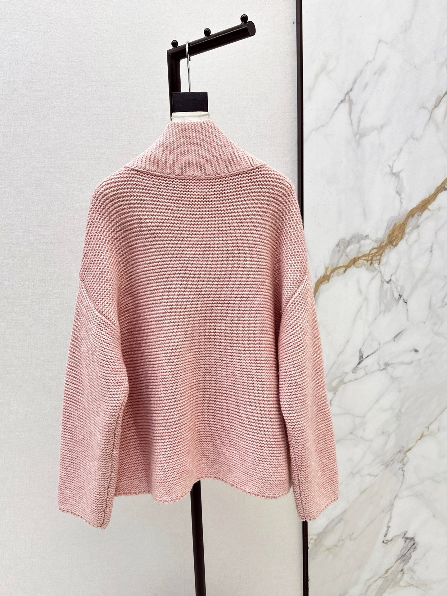 Relaxed V-neck Cardigan