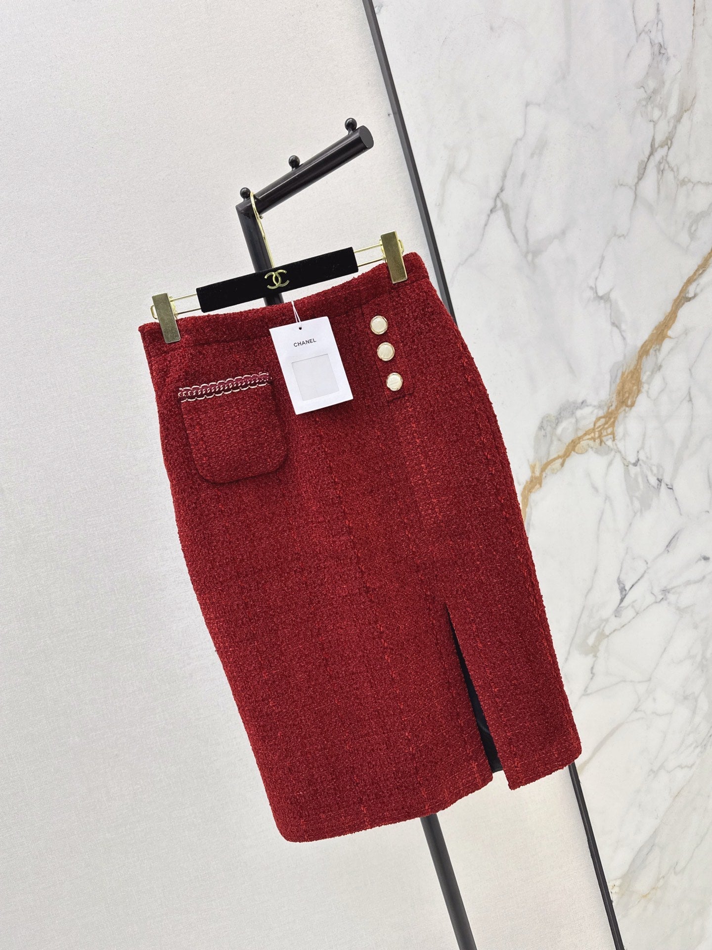 Mid-length side-slit skirt