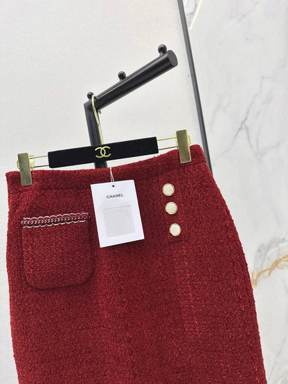 Mid-length side-slit skirt