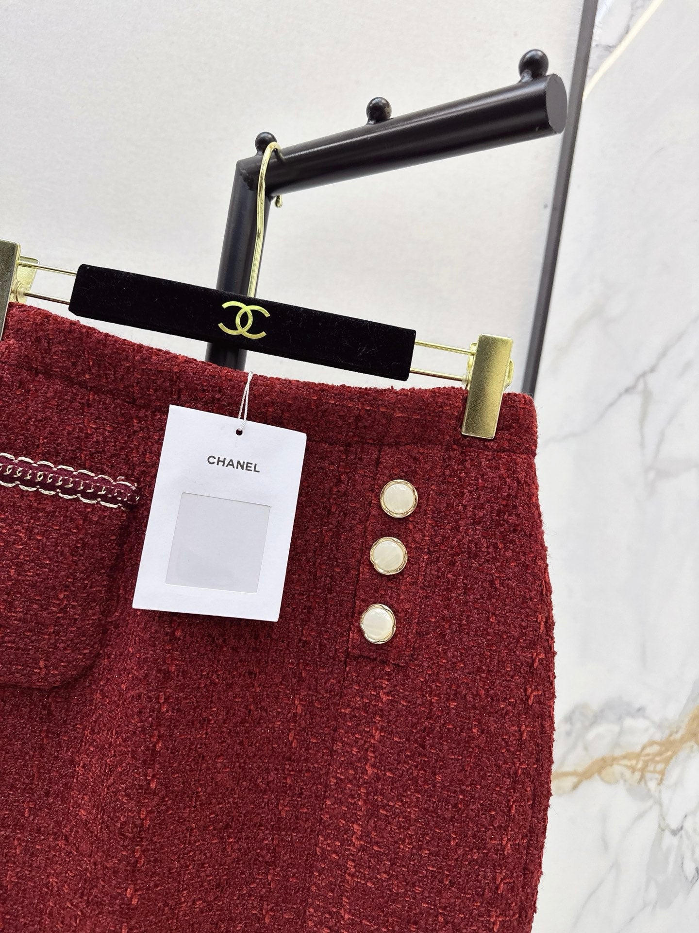Mid-length side-slit skirt
