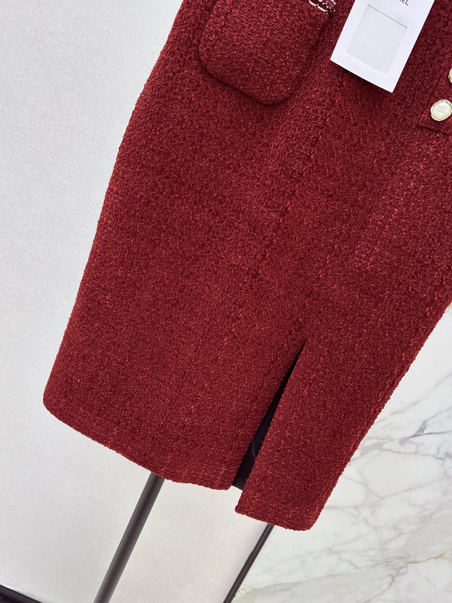 Mid-length side-slit skirt
