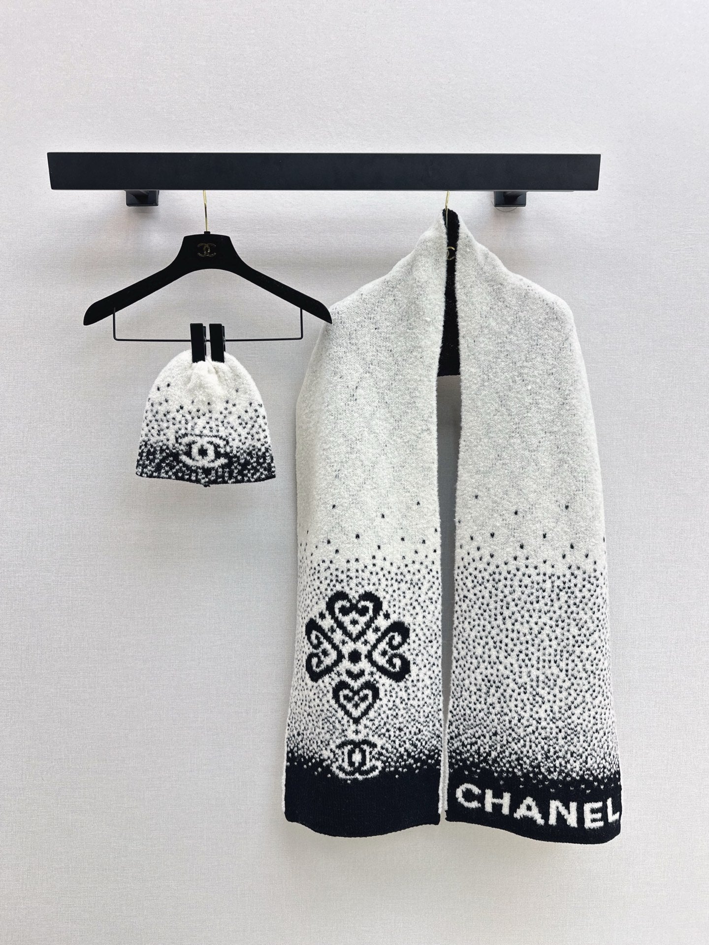 Skiing Series Cashmere Beanie/Scarf
