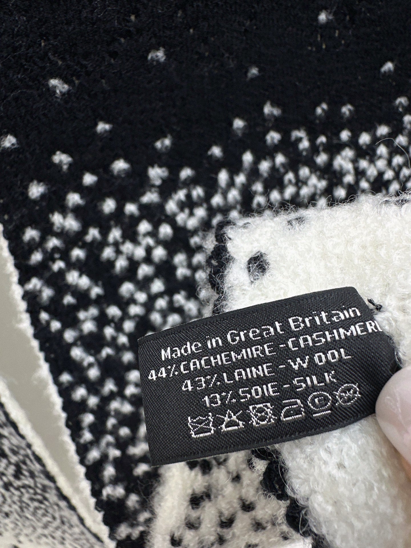 Skiing Series Cashmere Beanie/Scarf