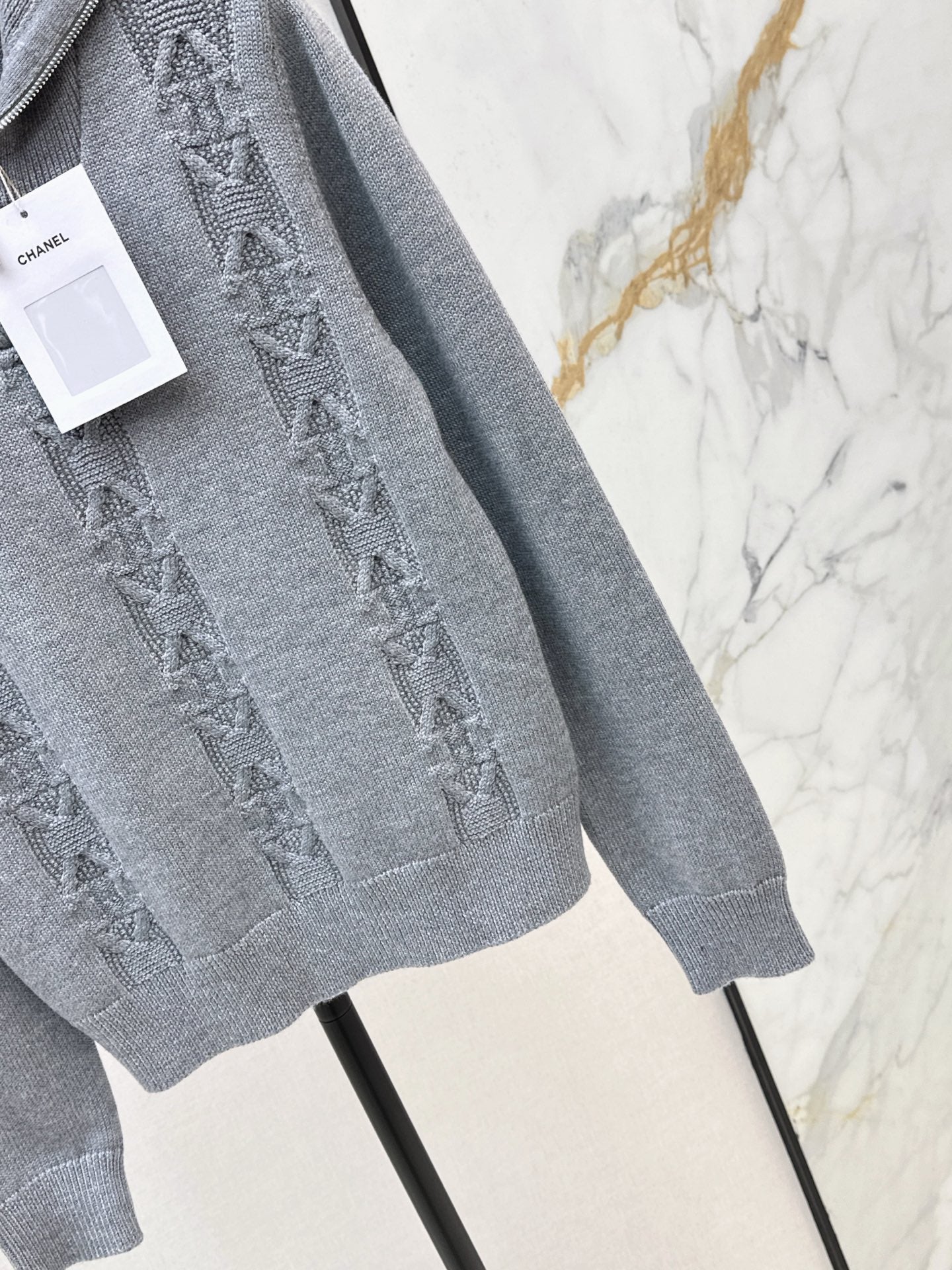 Half-open zip-up knit sweater