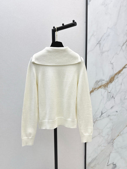 Half-open zip-up knit sweater