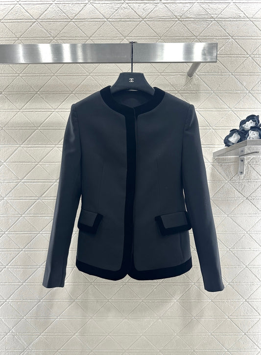 Straight-shoulder blazer