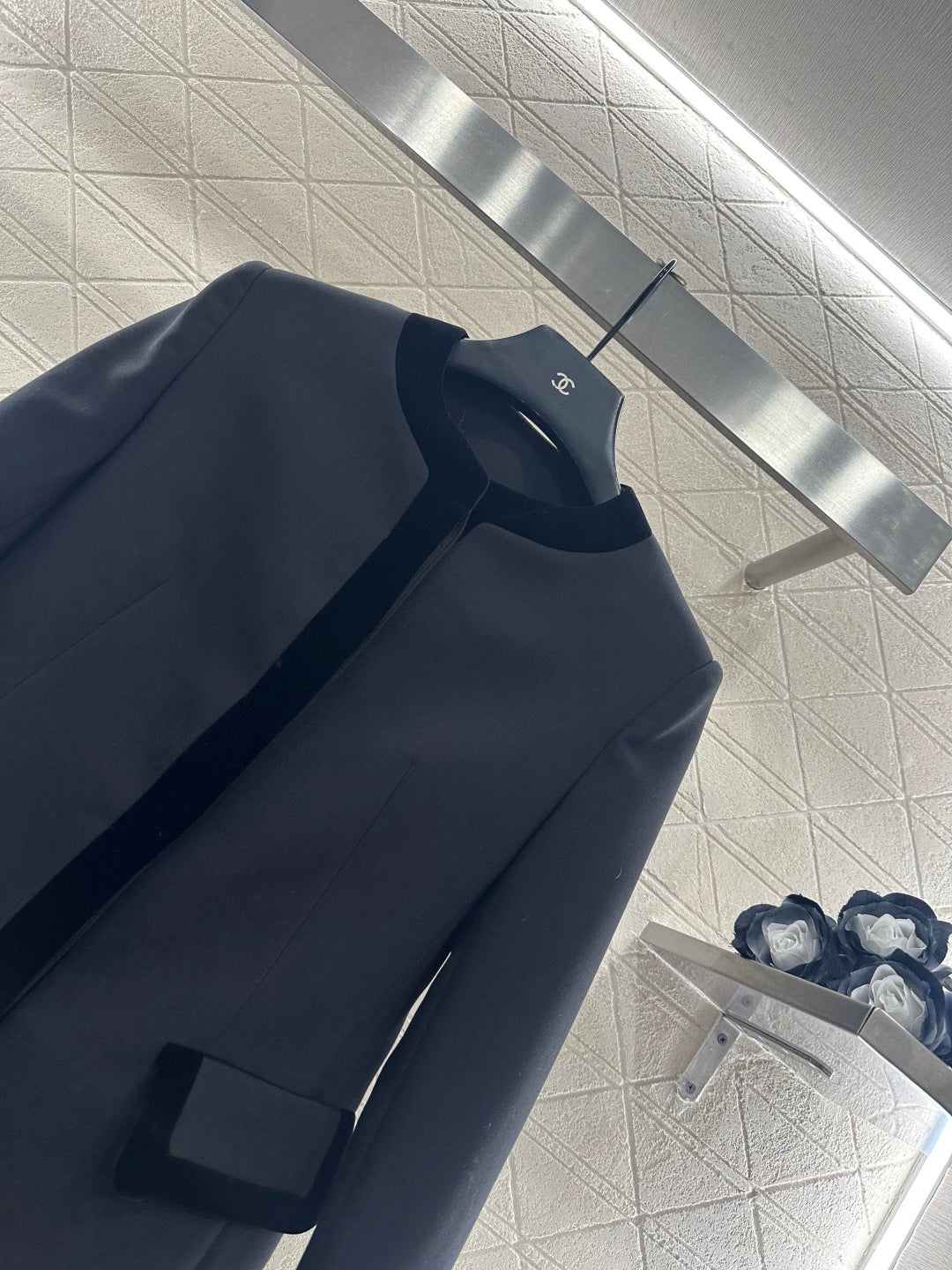Straight-shoulder blazer