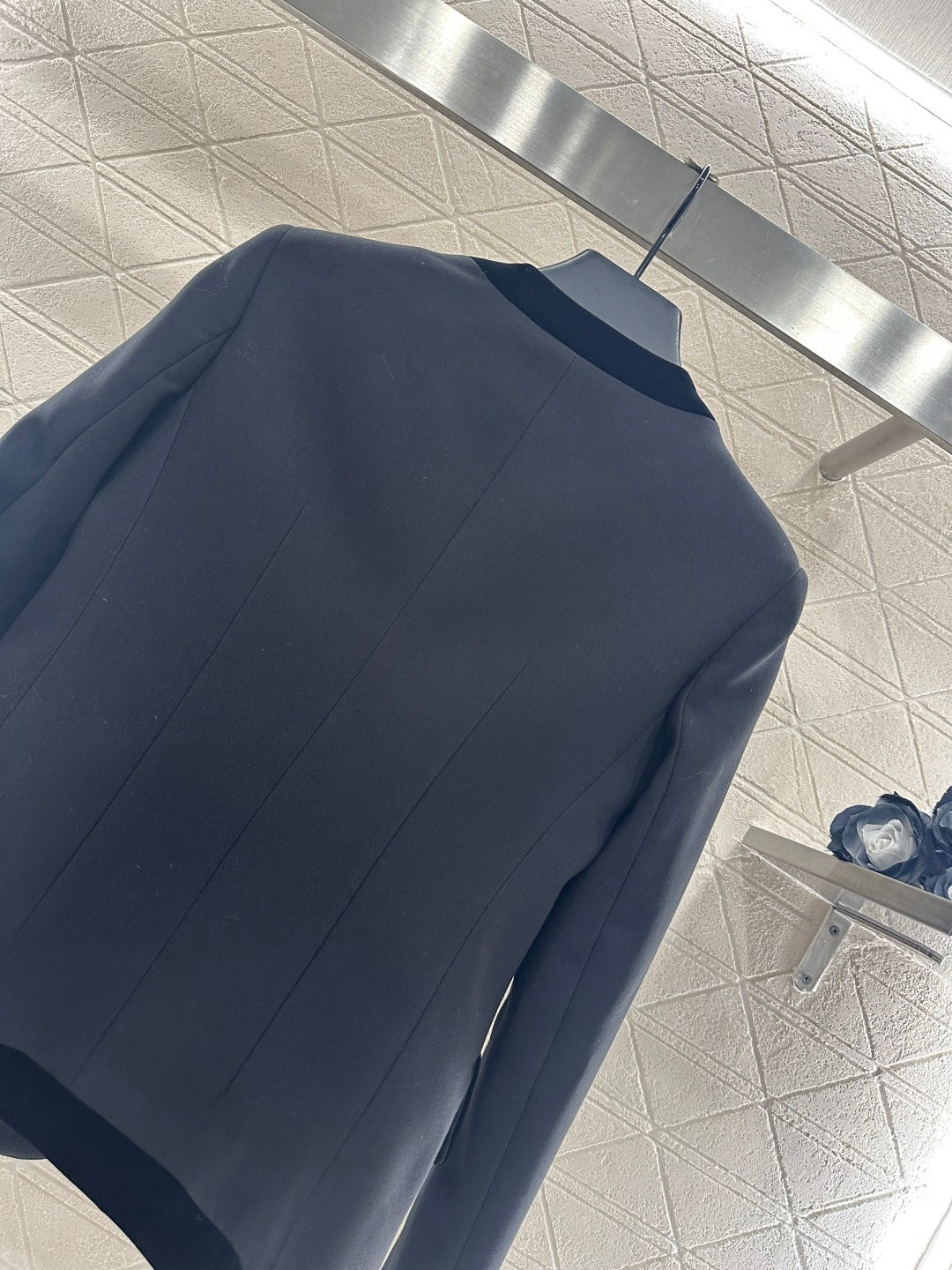 Straight-shoulder blazer