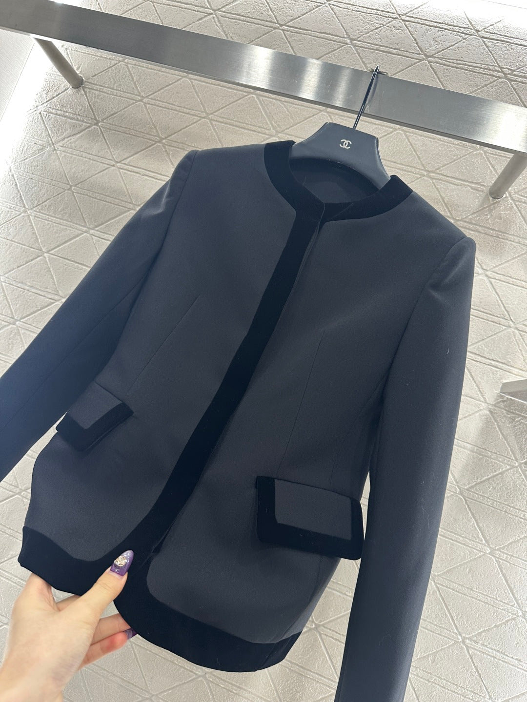 Straight-shoulder blazer