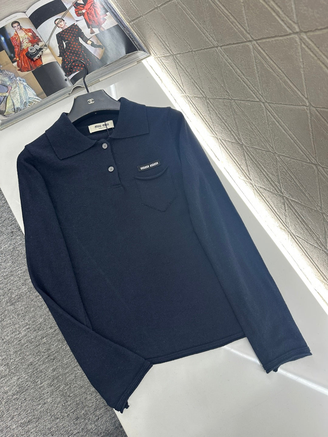Long-sleeved collared top