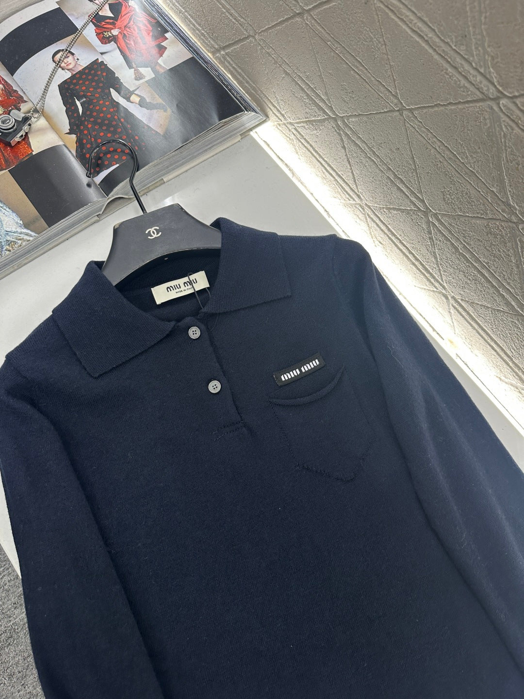 Long-sleeved collared top