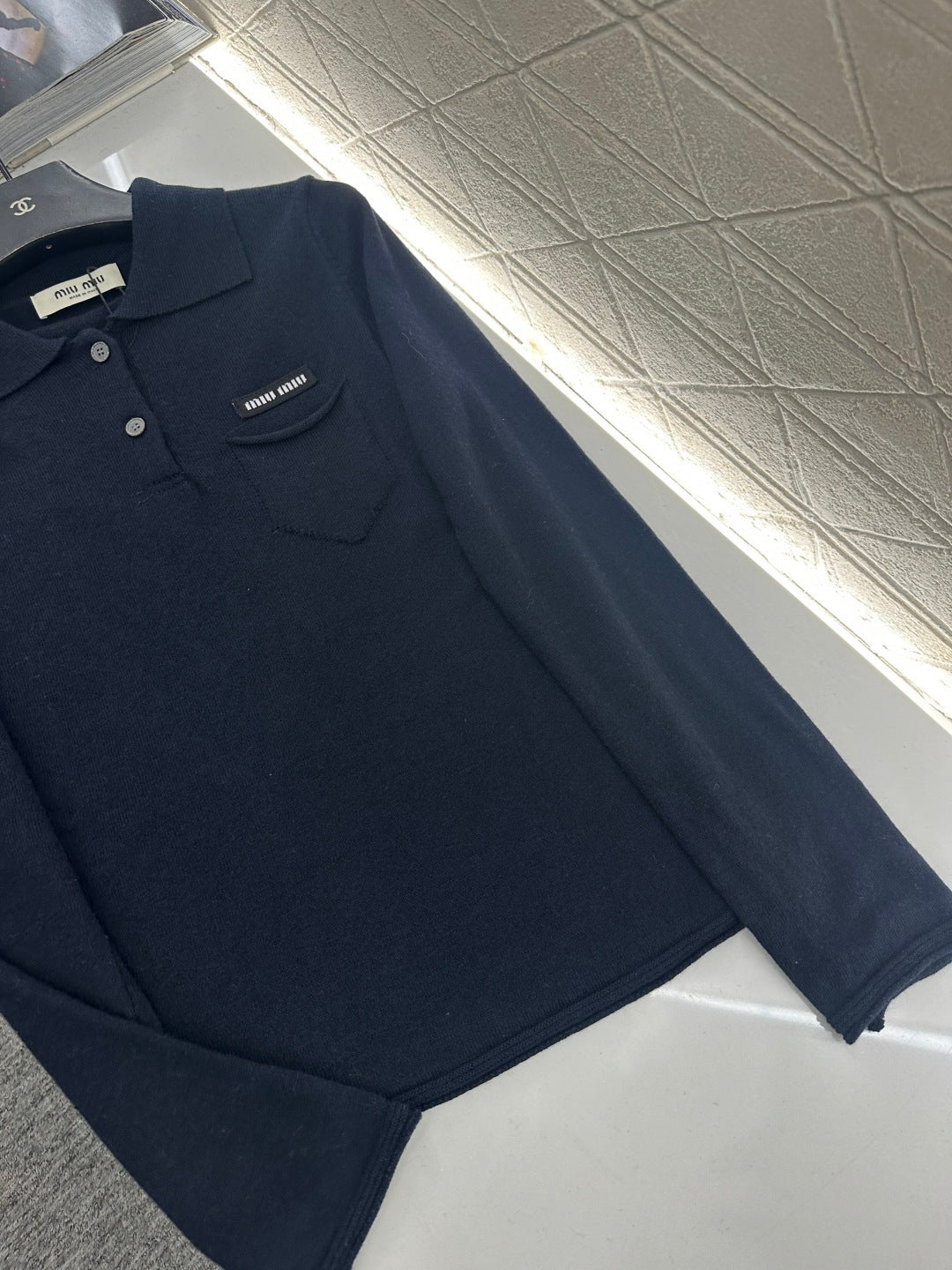 Long-sleeved collared top