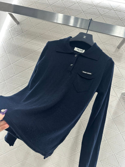 Long-sleeved collared top