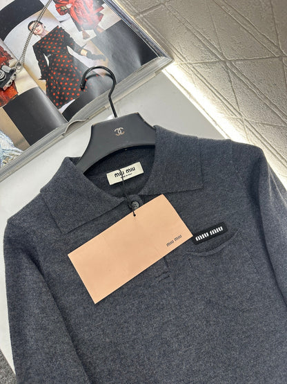 Long-sleeved collared top