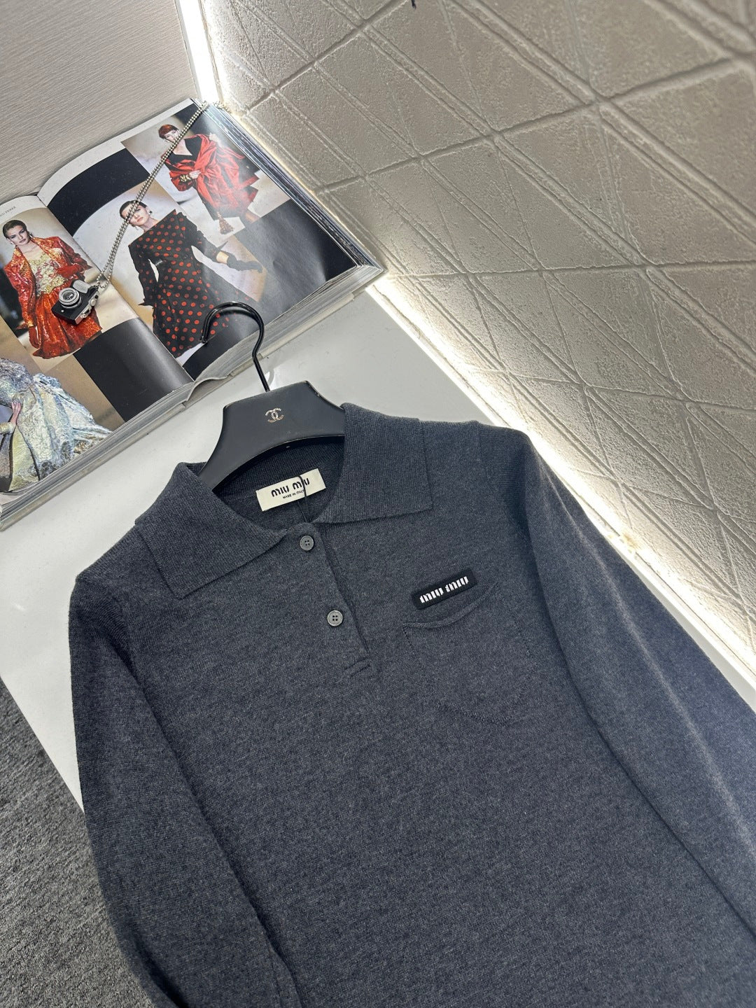 Long-sleeved collared top