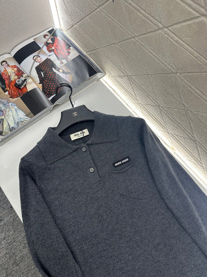 Long-sleeved collared top