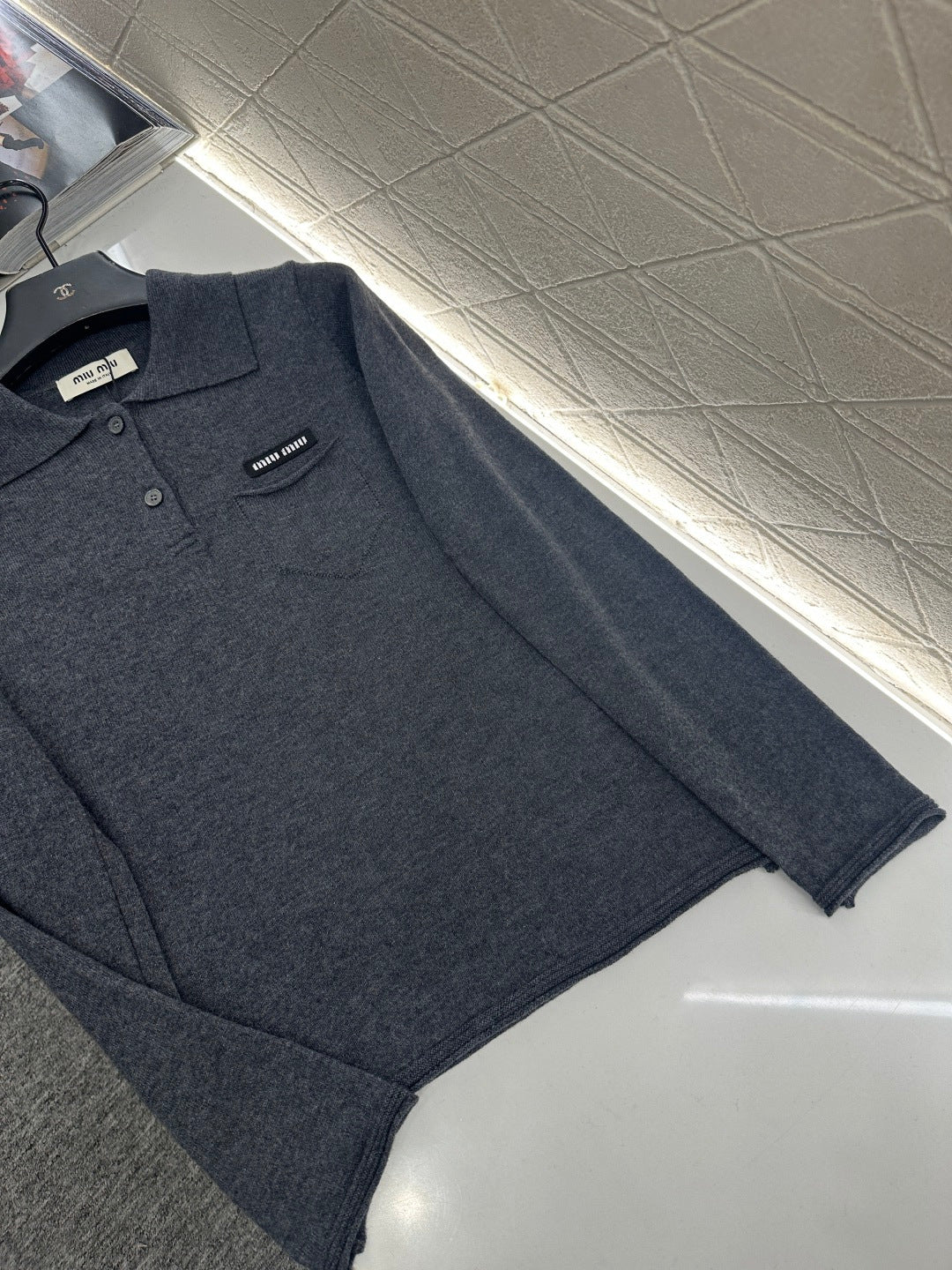 Long-sleeved collared top