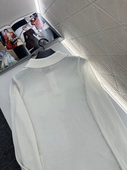Long-sleeved collared top