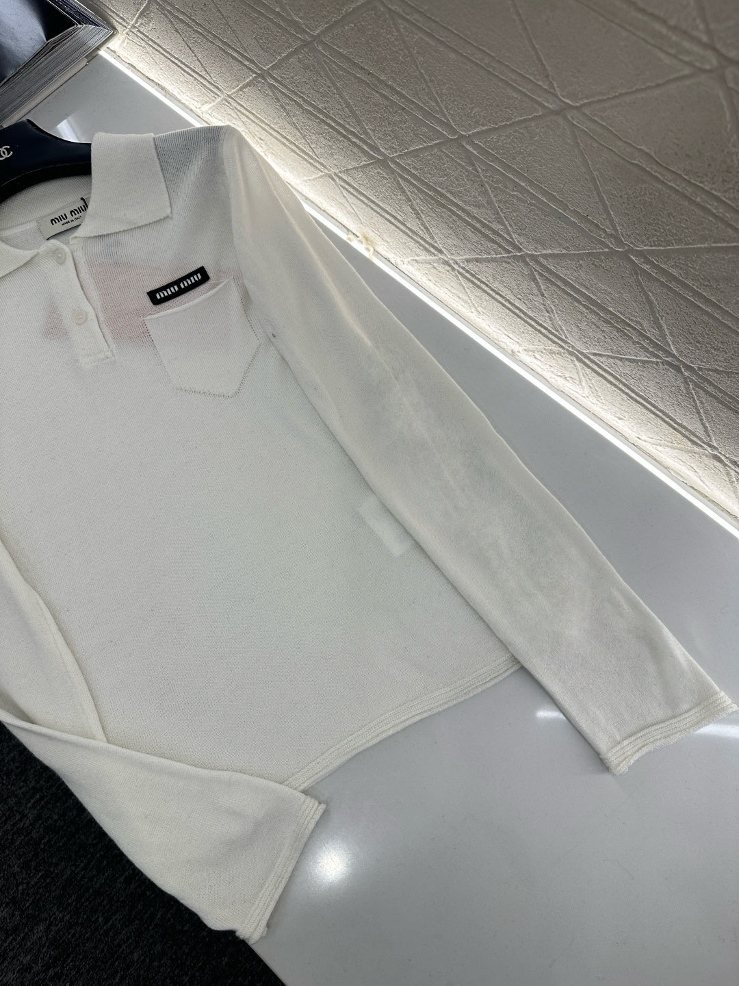 Long-sleeved collared top