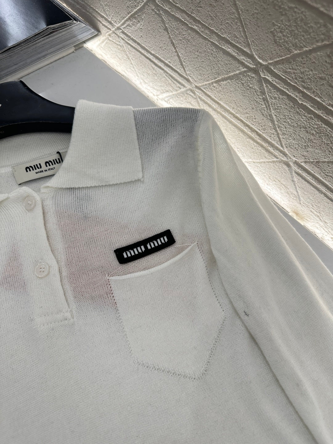 Long-sleeved collared top