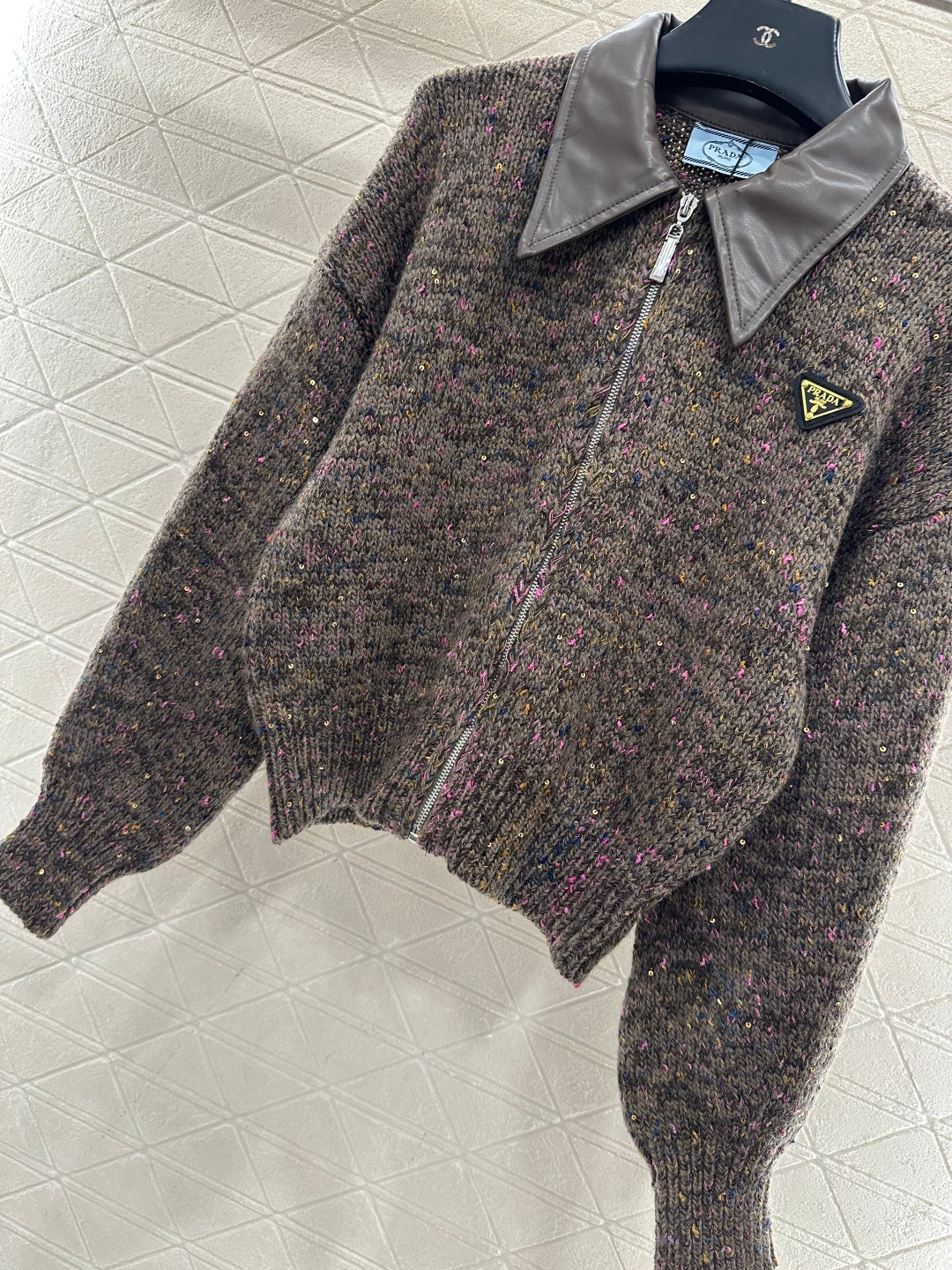Leather-trimmed lapel zip-up jacket