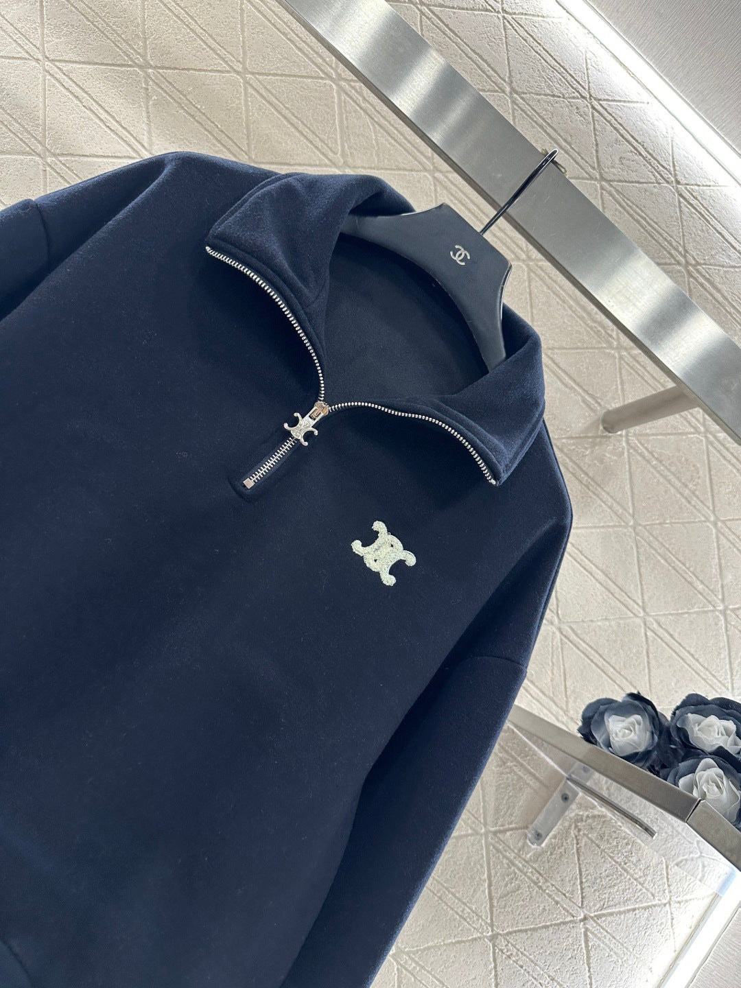 Lanterned Half-Open Placket Set