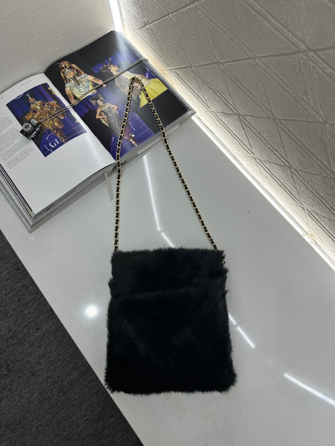 Chain Fur Hand Warmer Bag