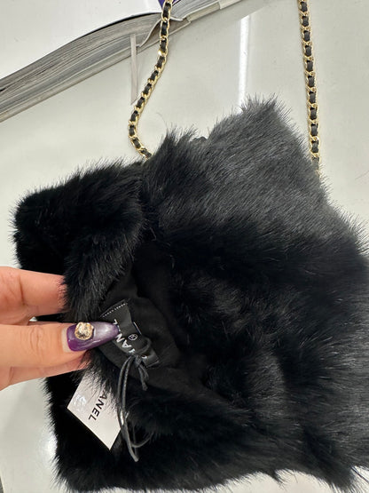 Chain Fur Hand Warmer Bag