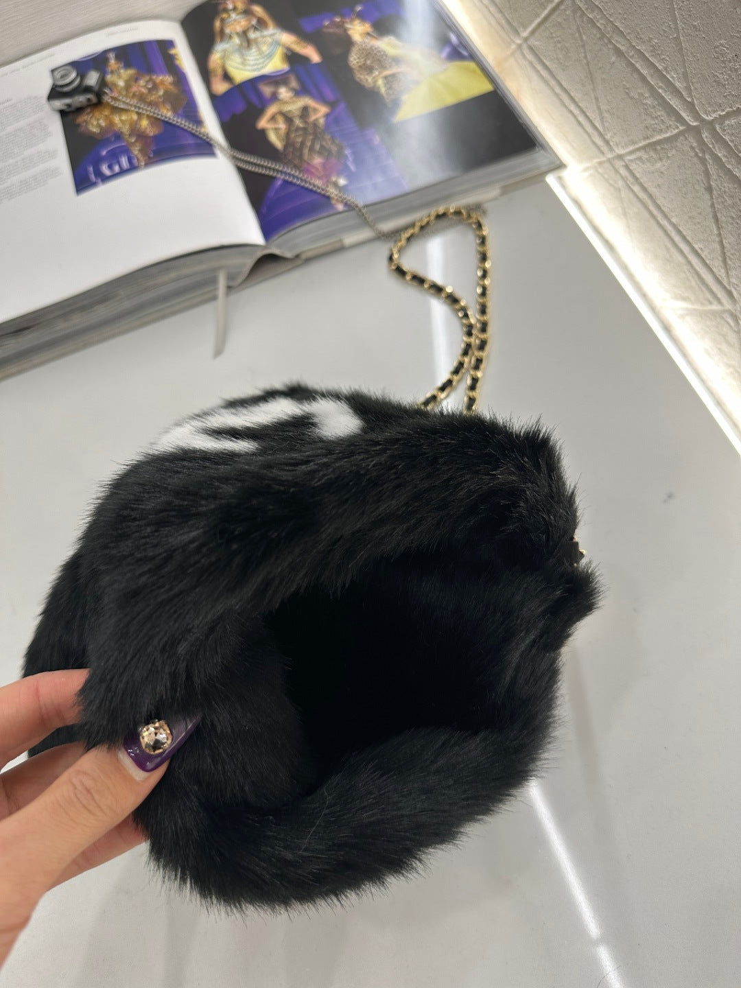 Chain Fur Hand Warmer Bag