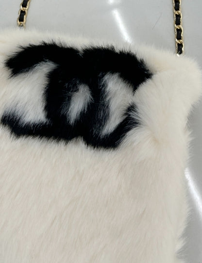 Chain Fur Hand Warmer Bag