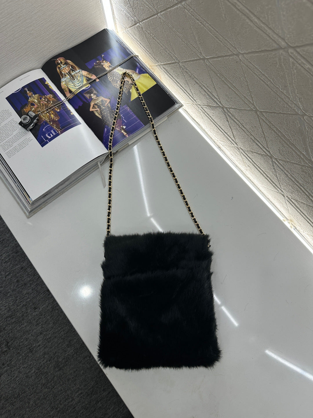 Chain Fur Hand Warmer Bag