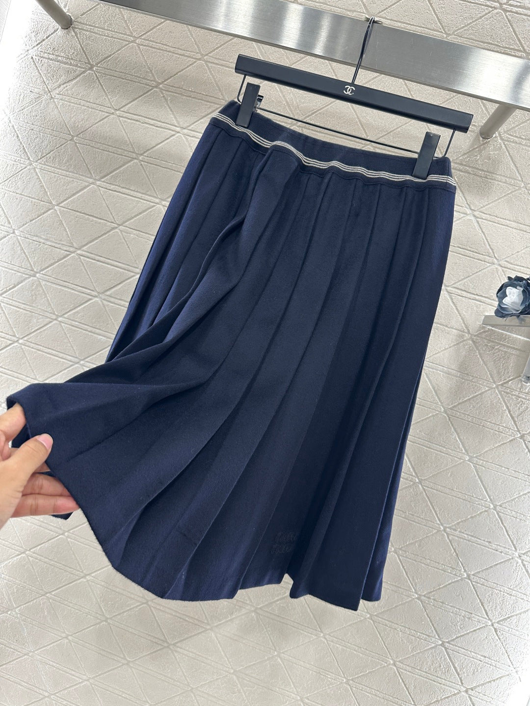 Mid-length Wool Pleated Skirt