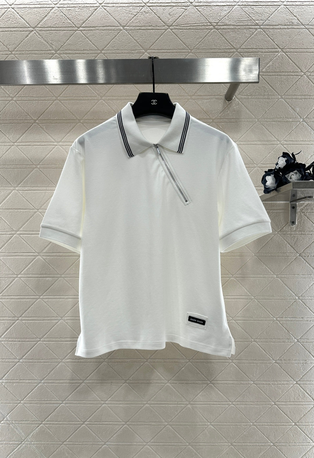 Side-cut Zipper T-shirt