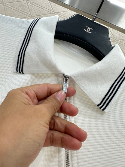 Side-cut Zipper T-shirt