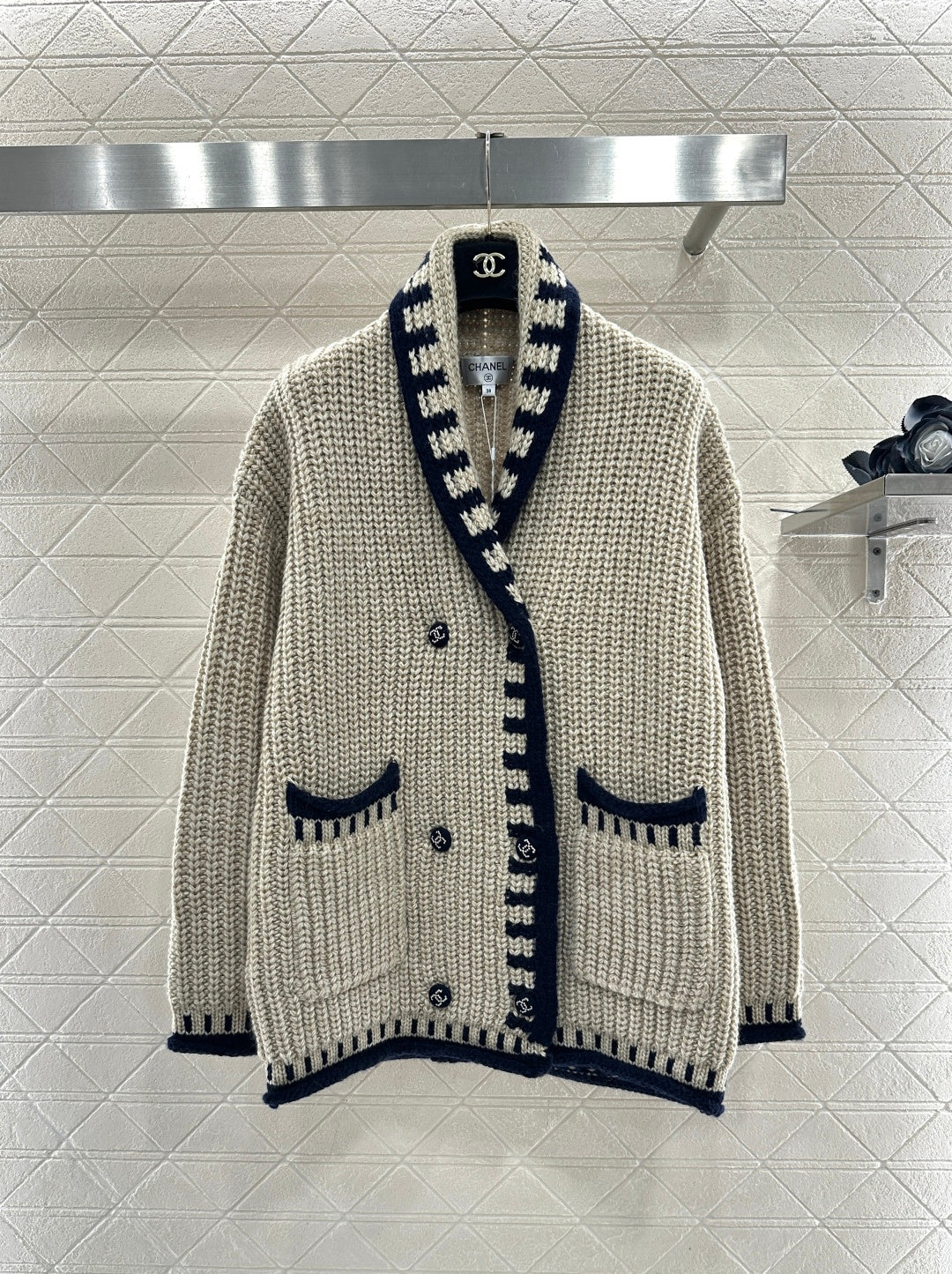 Color-blocked Collared Cardigan