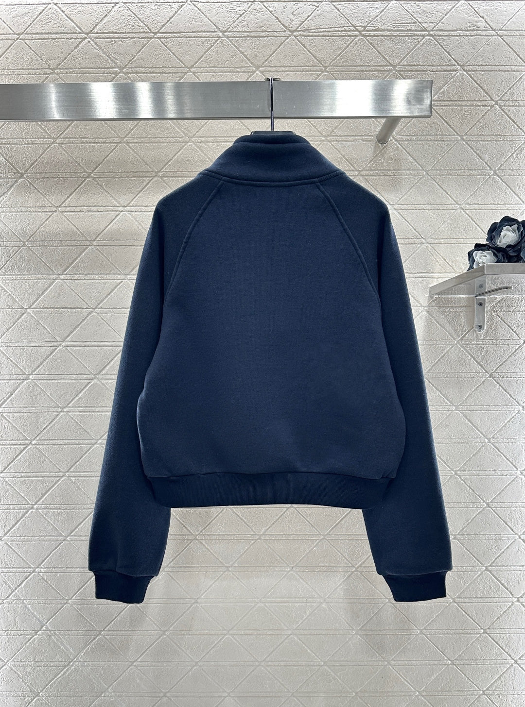 Located Half-Open Placket Set