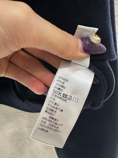 Located Half-Open Placket Set