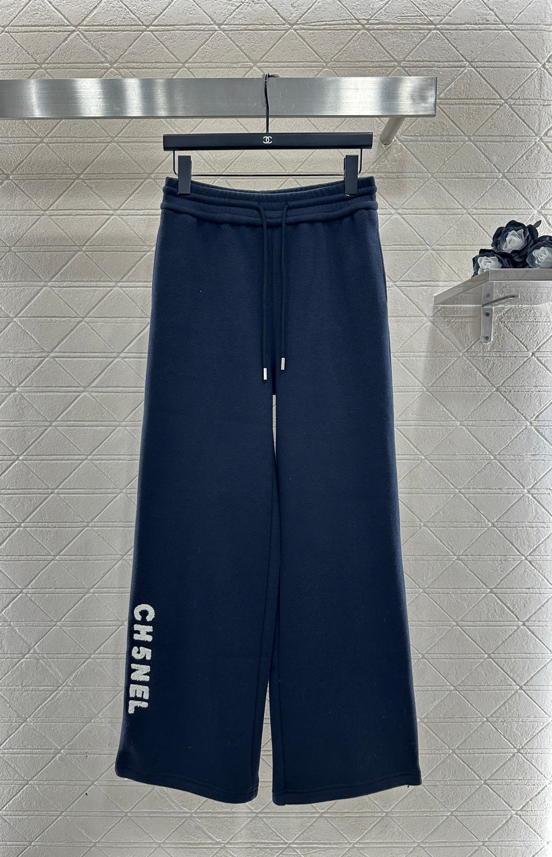 Located Half-Open Placket Set