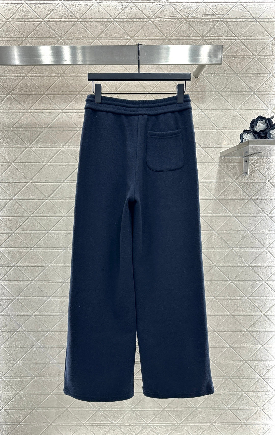 Located Half-Open Placket Set