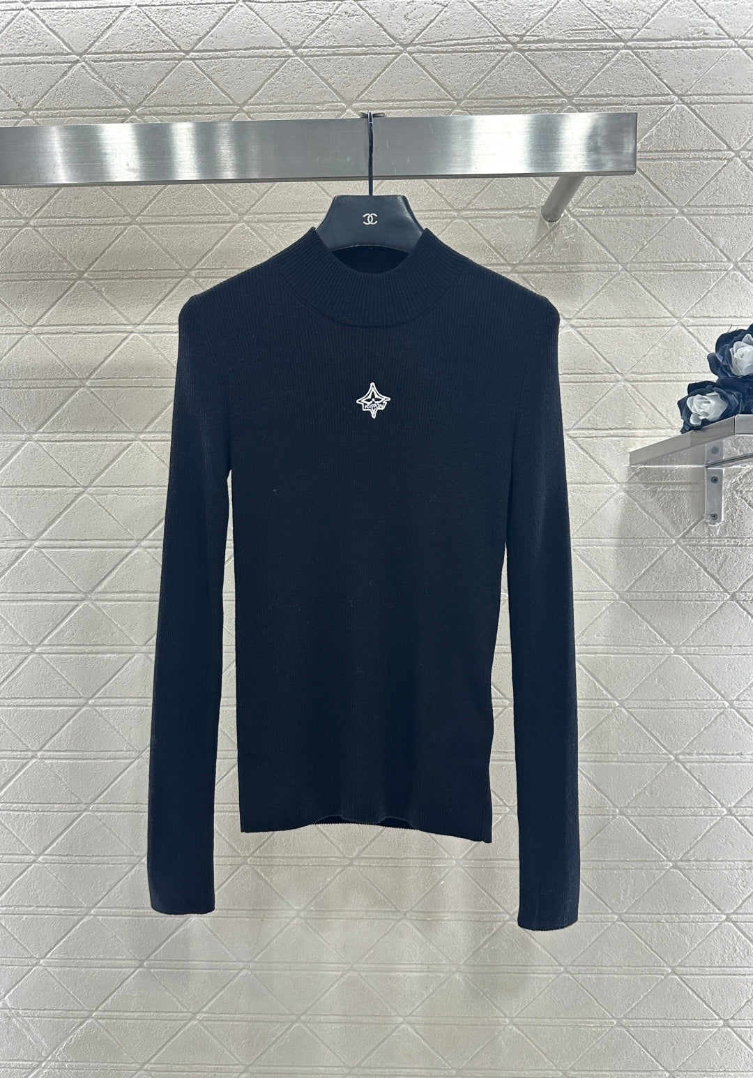 High-Neck Logo Base Layer