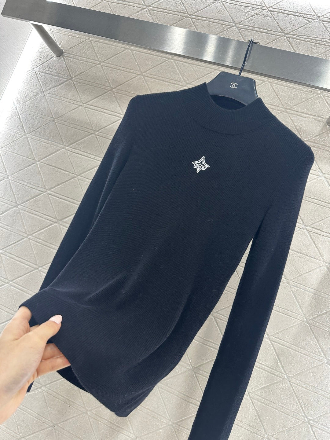 High-Neck Logo Base Layer