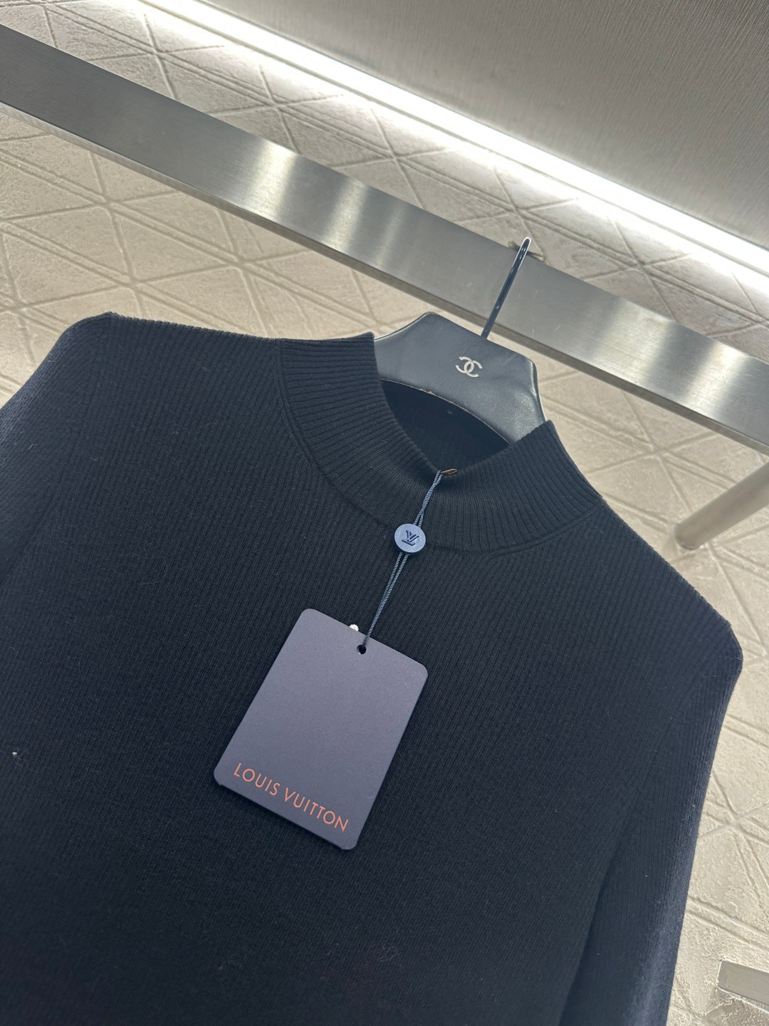 High-Neck Logo Base Layer