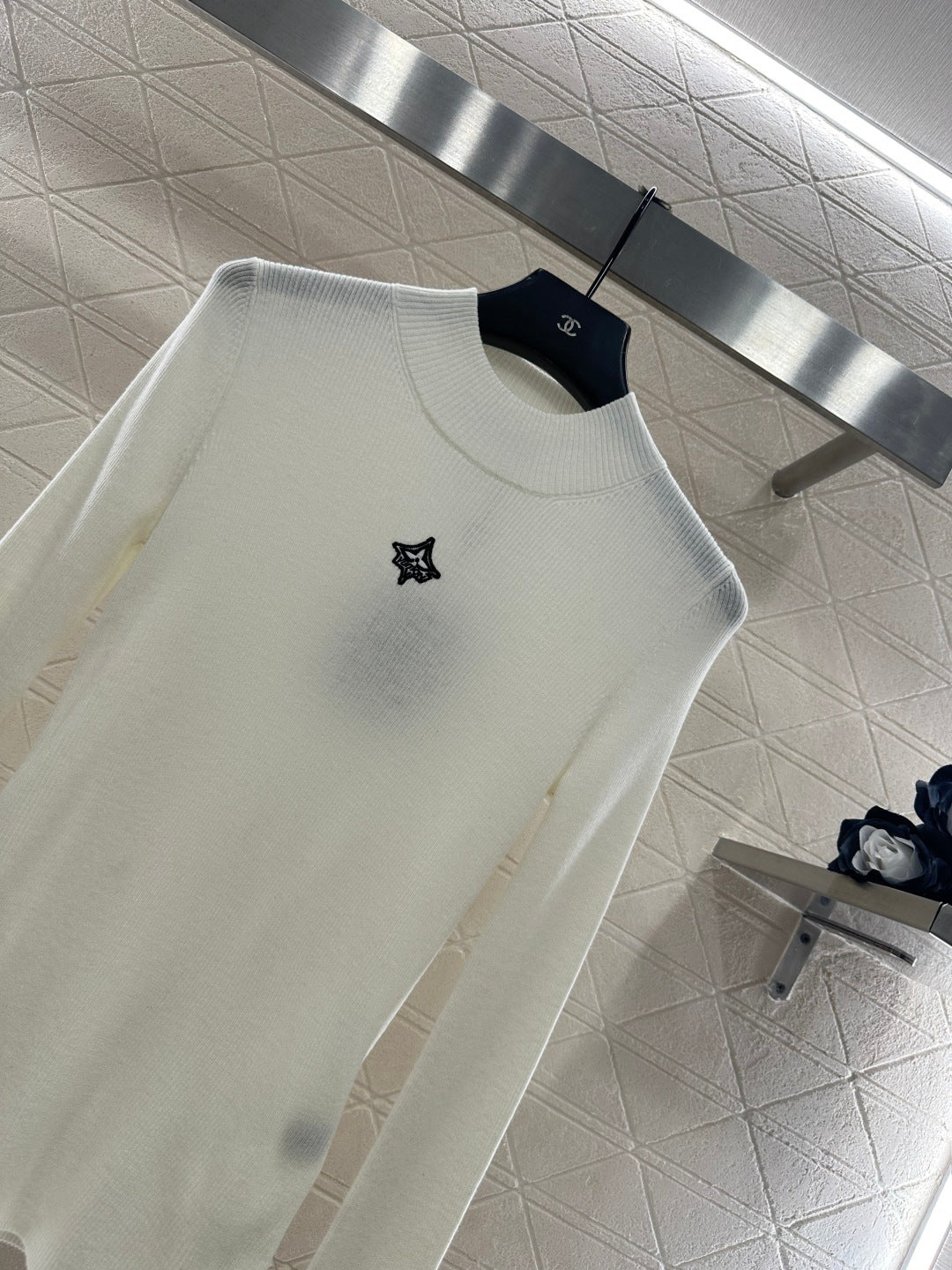 High-Neck Logo Base Layer