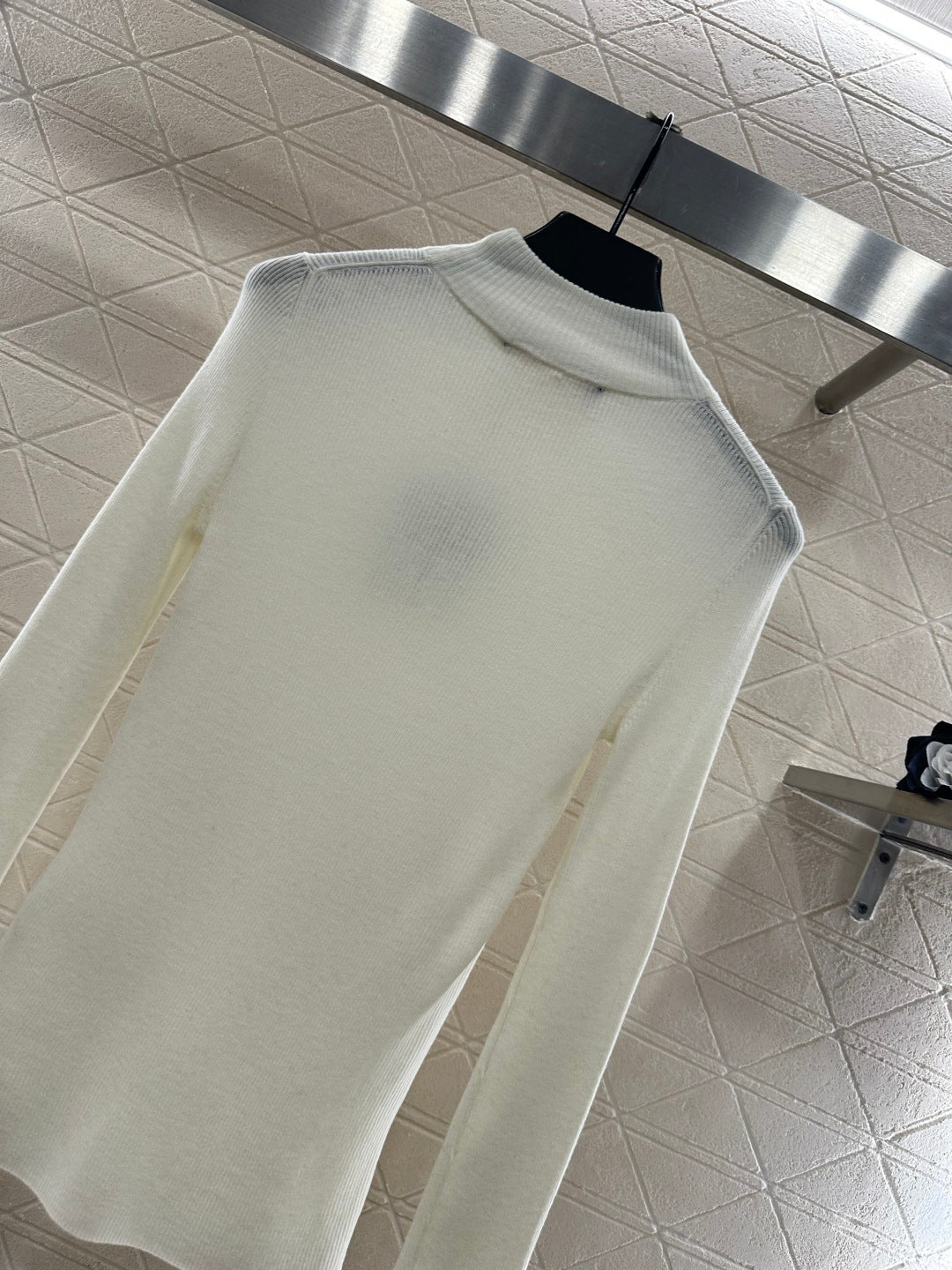 High-Neck Logo Base Layer