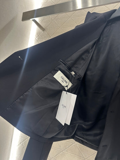 Double-breasted coat with lapel