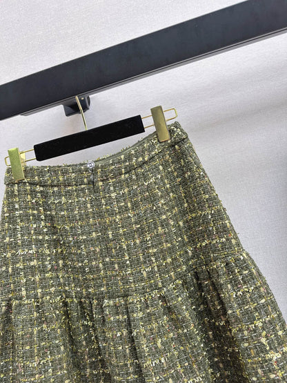High-waisted pleated midi skirt