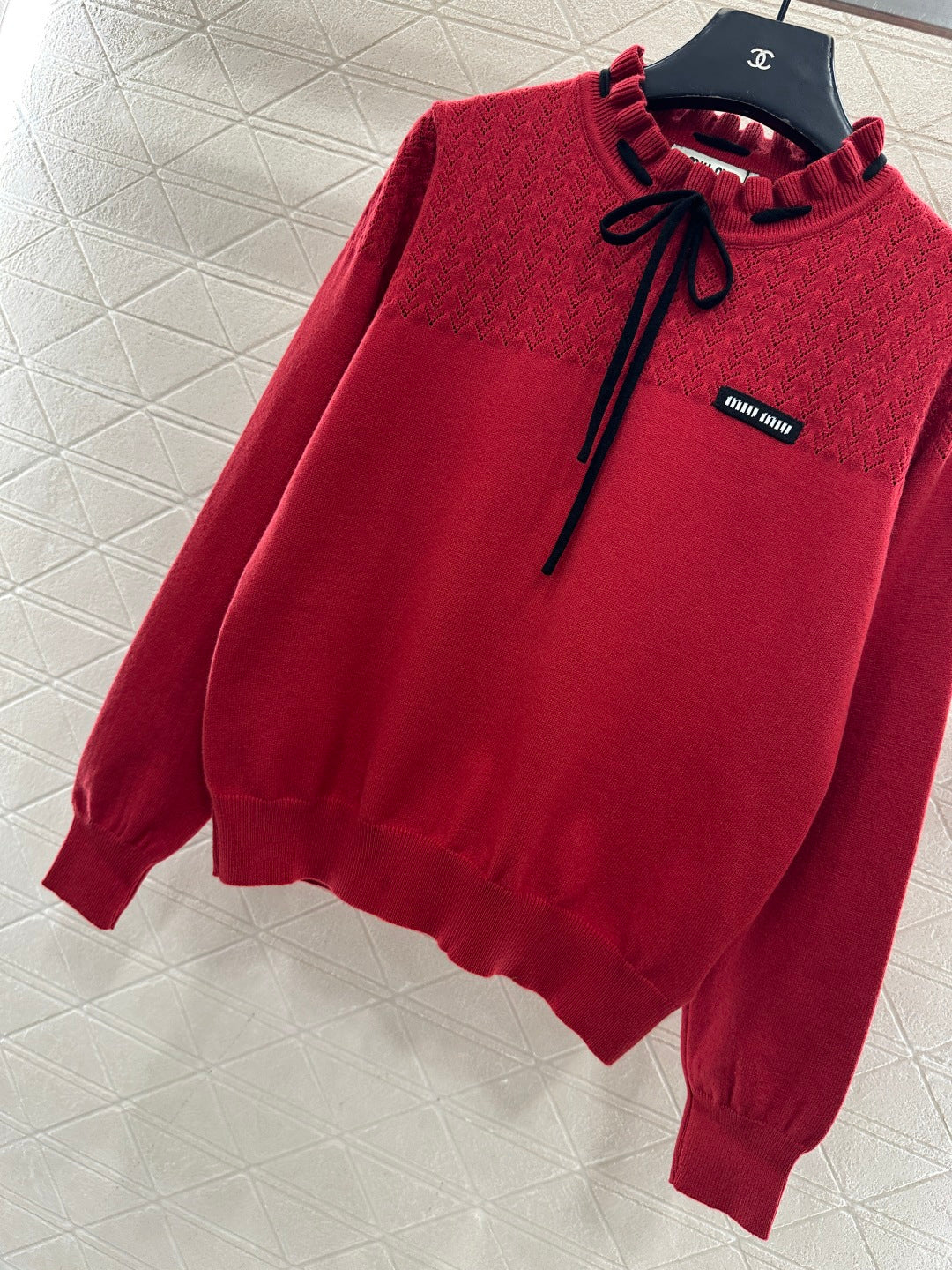 Bow-tie Tulip Collar Sweater