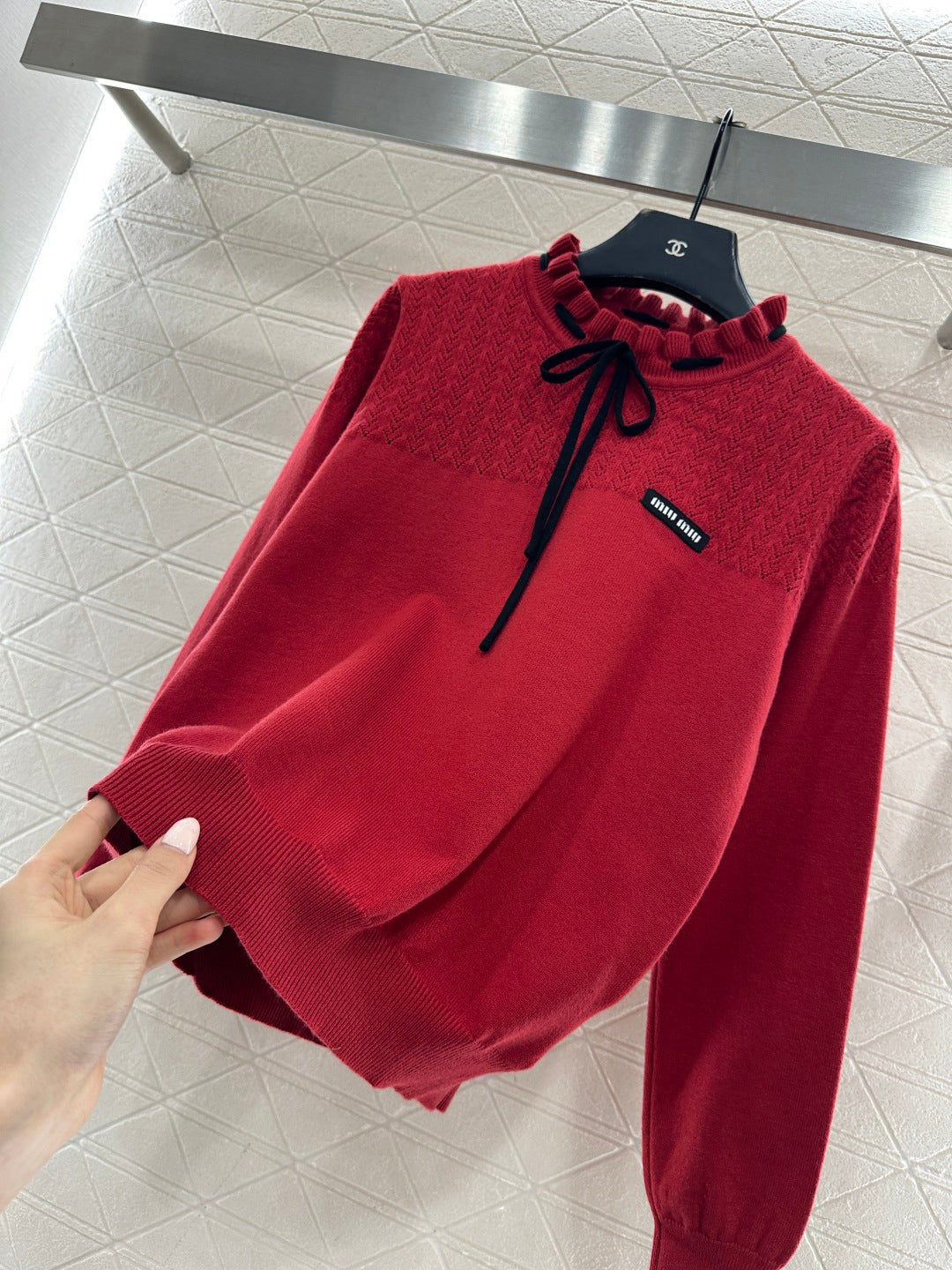Bow-tie Tulip Collar Sweater