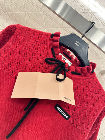 Bow-tie Tulip Collar Sweater
